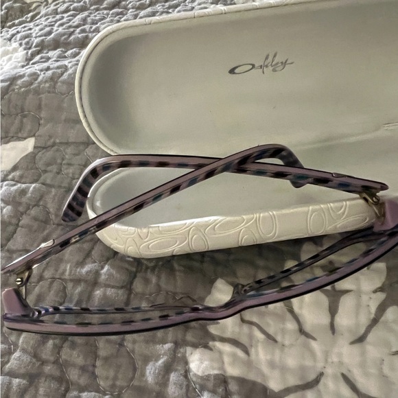 oakley eye glass frames with case - Picture 3 of 8